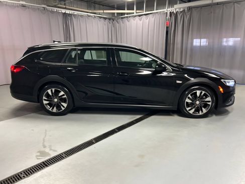 Used 2018 Buick Regal Essence w/ Driver Confidence Package #1 AWD/4WD image 8