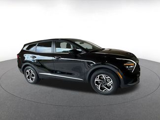 Used 2025 Kia Sportage LX video 2