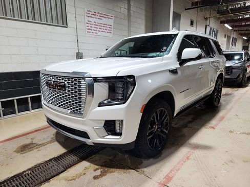 Used 2024 GMC Yukon Denali image 1
