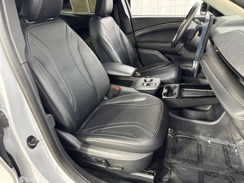 Used 2022 Ford Mustang Mach-E Premium image 32