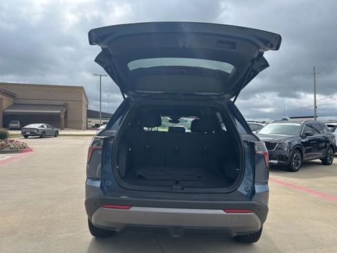 Used 2025 Chevrolet Equinox LT w/ Safety and Technology Package FWD image 10