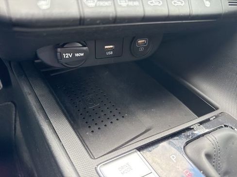 Used 2023 Hyundai Elantra SEL w/ Convenience Package FWD image 3