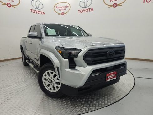 Used 2025 Toyota Tacoma SR5 AWD/4WD image 1