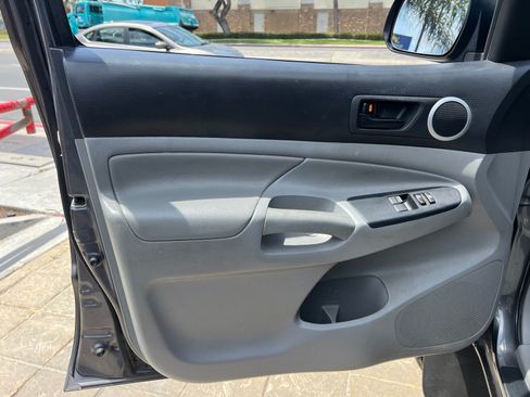 Used 2012 Toyota Tacoma PreRunner w/ SR5 Pkg RWD image 9