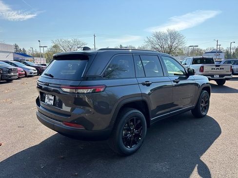 New 2026 Jeep Grand Cherokee Altitude AWD/4WD image 29