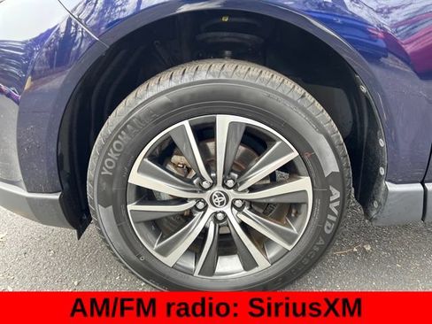 Used 2021 Toyota Venza LE w/ Carpet Mat Package (TMS) AWD/4WD image 13