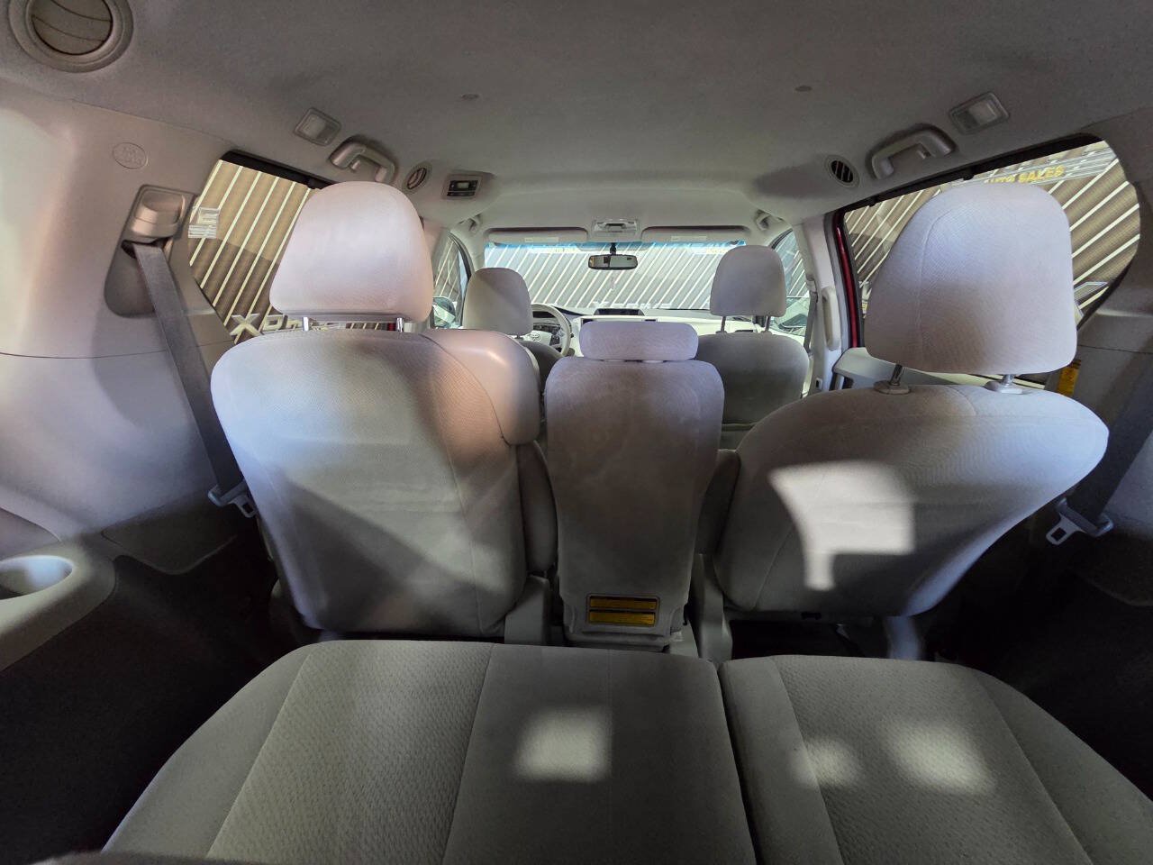 Used 2014 Toyota Sienna LE FWD image 29