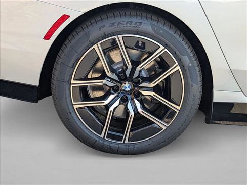 New 2026 BMW i7 xDrive60 AWD/4WD image 9