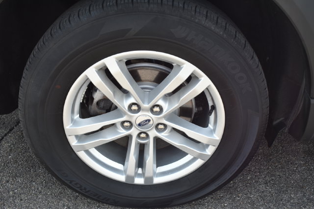 Used 2023 Ford Explorer XLT AWD/4WD image 46
