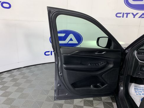 Used 2024 Jeep Grand Cherokee Altitude RWD image 14