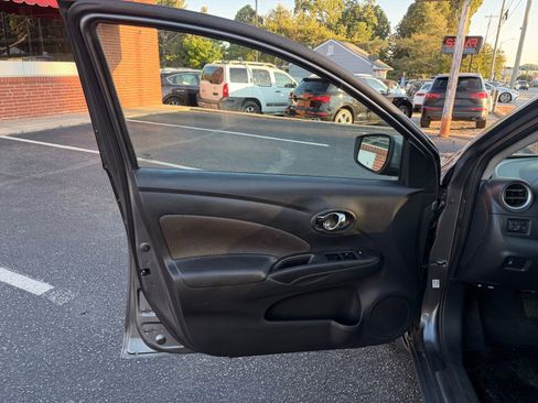 Used 2019 Nissan Versa SV FWD image 10