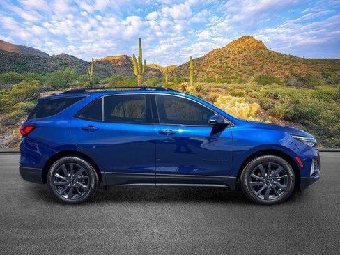 Used 2023 Chevrolet Equinox RS w/ RS Leather Package FWD image 3
