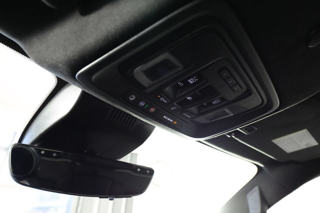 Used 2025 GMC Sierra 2500 AT4X AWD/4WD image 37
