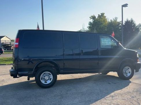 New 2025 Chevrolet Express 3500 w/ Driver Convenience Package image 9