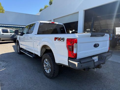 Used 2017 Ford F250 XLT w/ XLT Premium Package AWD/4WD image 3
