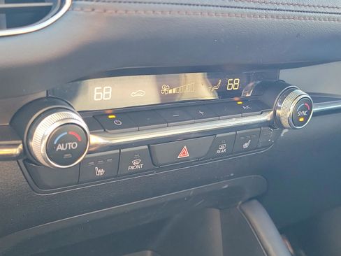 Used 2022 MAZDA MAZDA3 s image 28