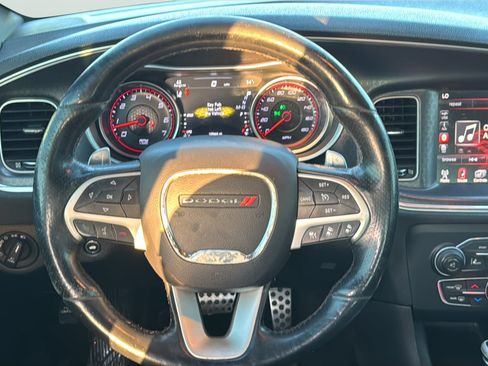 Used 2016 Dodge Charger R/T Scat Pack w/ Technology Group RWD image 17