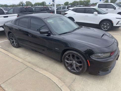 Used 2018 Dodge Charger R/T w/ Plus Group image 4