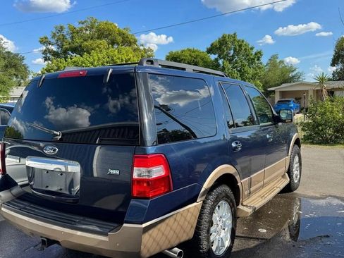 Used 2013 Ford Expedition XLT RWD image 2