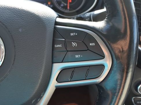 Used 2021 Jeep Cherokee Limited w/ Sun & Sound Group AWD/4WD image 25