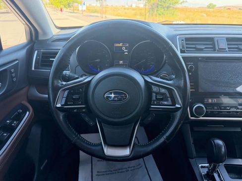 Used 2018 Subaru Outback 2.5i Touring w/ Popular Package #3 AWD/4WD image 18