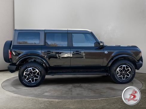 Used 2023 Ford Bronco Outer Banks image 8