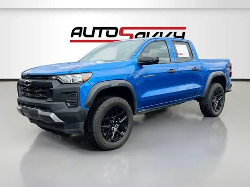 Used 2023 Chevrolet Colorado Trail Boss w/ Advanced Trailering Package AWD/4WD image 3