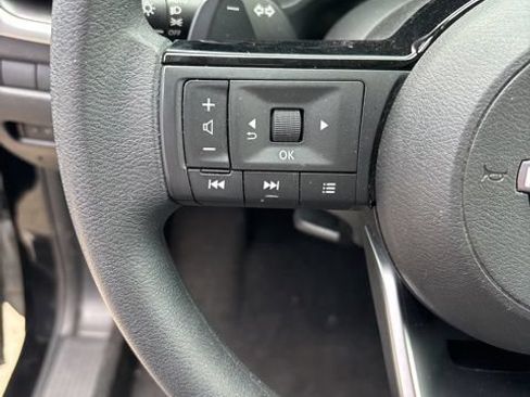 Used 2023 Nissan Rogue SV AWD/4WD image 21