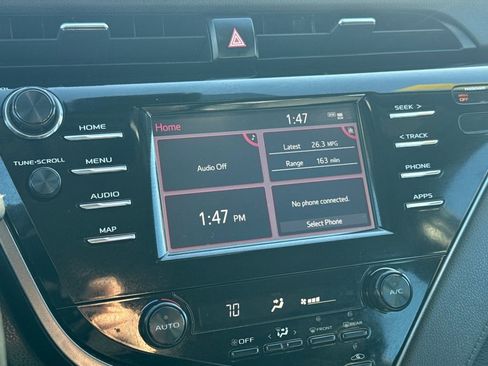 Used 2019 Toyota Camry SE image 21