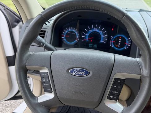 Used 2011 Ford Fusion SEL FWD image 30