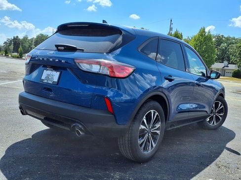 Used 2022 Ford Escape SE w/ SE Sport Appearance Package FWD image 31
