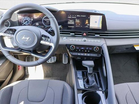 New 2025 Hyundai Elantra SEL image 25