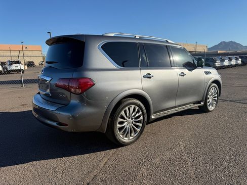 Used 2017 INFINITI QX80 4WD w/ Deluxe Technology Package image 3