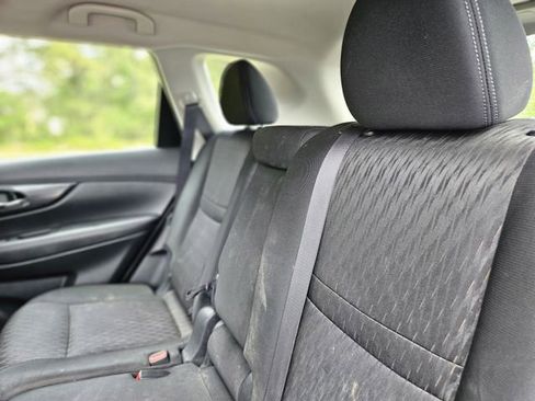 Used 2018 Nissan Rogue S image 28