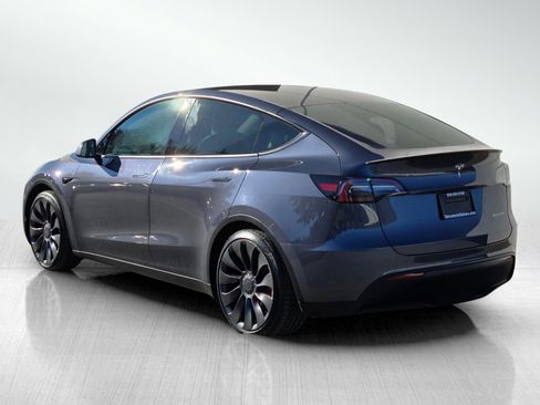 Used 2023 Tesla Model Y Performance image 4