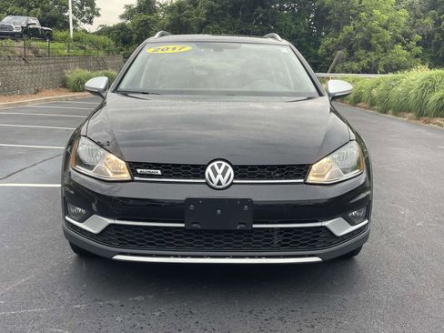 Used 2017 Volkswagen Golf Alltrack SEL AWD/4WD image 2