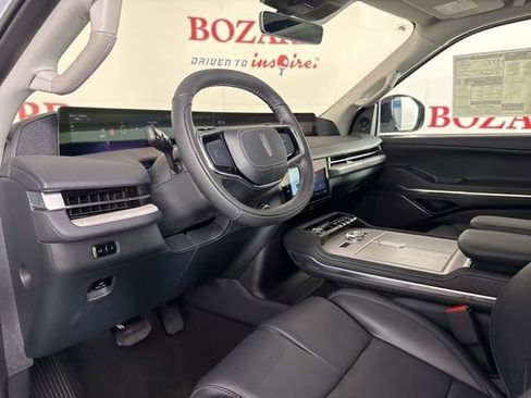 New 2025 Lincoln Navigator Reserve image 15