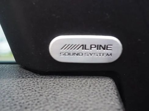 Used 2015 Dodge Charger SXT RWD image 18