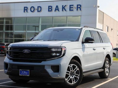 Certified 2025 Ford Expedition Active AWD/4WD image 1
