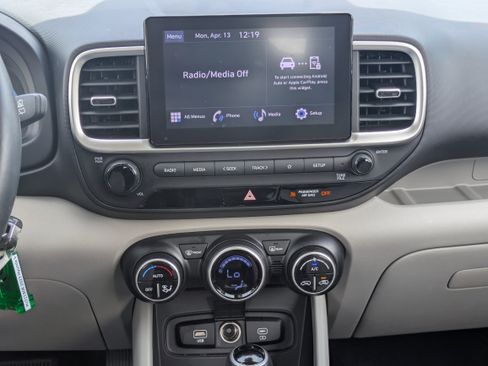 Used 2023 Hyundai Venue SEL w/ Cargo Package image 5