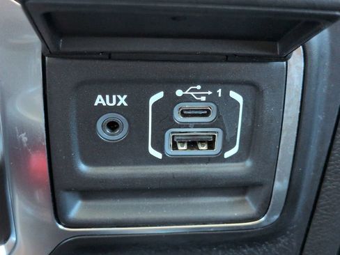 Used 2022 Jeep Wrangler Sport S AWD/4WD image 19