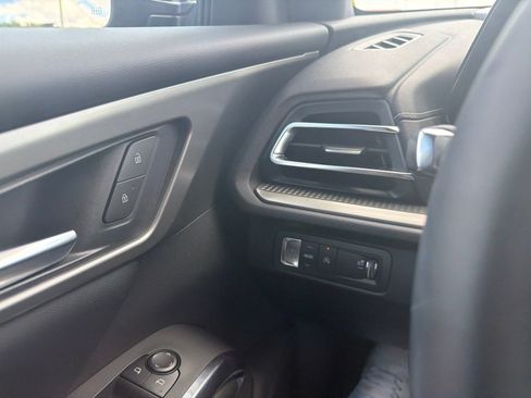 Used 2025 Chevrolet Traverse LT w/ Driver Confidence Package FWD image 21