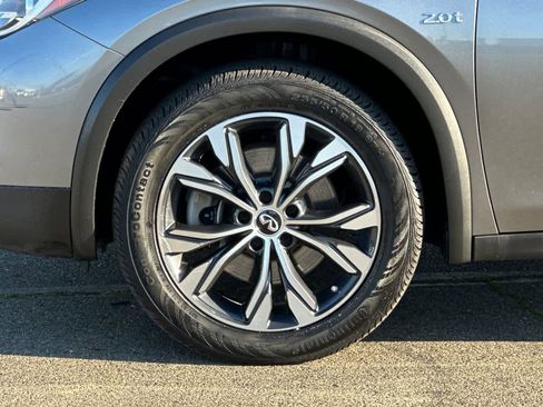 Used 2018 INFINITI QX30 AWD image 31