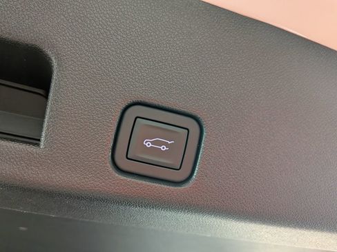 Certified 2025 Buick Enclave Sport Touring image 11