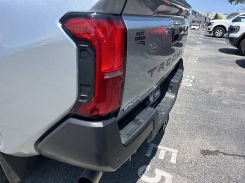 Used 2024 Toyota Tacoma SR w/ SR Upgrade Package AWD/4WD image 12