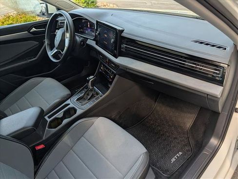 Used 2025 Volkswagen Jetta SE w/ Sunroof Package FWD image 13