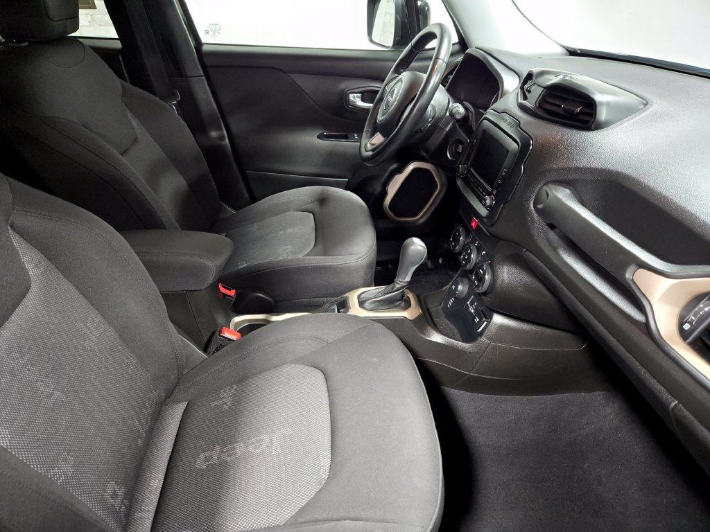 Used 2016 Jeep Renegade Latitude AWD/4WD image 48