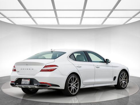 Used 2025 Genesis G70 2.5T image 4