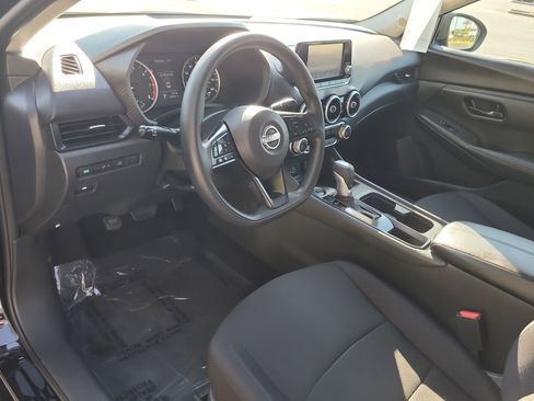 Used 2025 Nissan Sentra S image 17