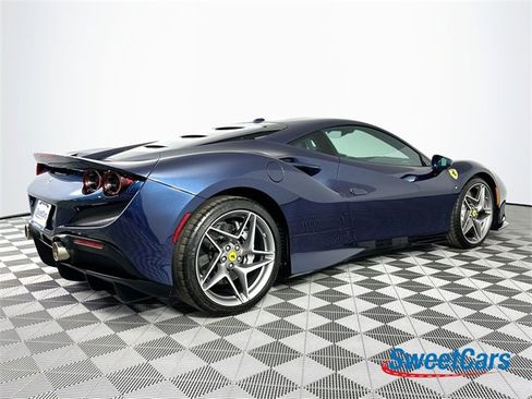 Used 2021 Ferrari F8 Tributo image 7